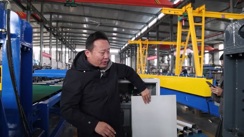 出口巴西樓承板機：探索樓承板機的技術進步從傳統到現代的解析