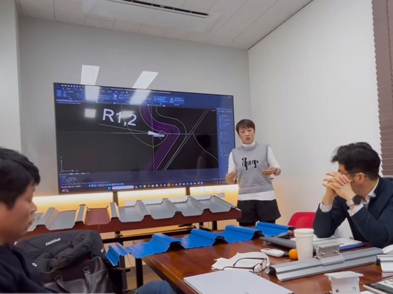 跳出 “內卷” 漩渦！中拓冷彎聯合韓方研發光伏屋面板型，邁向綠色能源新時代